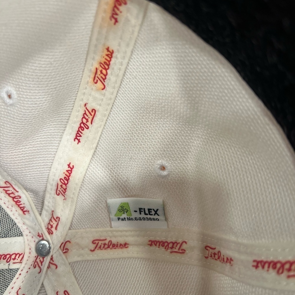 Titleist flex fit baseball cap in GUC - Picture 7 of 7